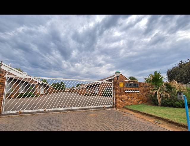 2 BEDROOM TOWNHOUSE FOR SALE IN WALDRIFT